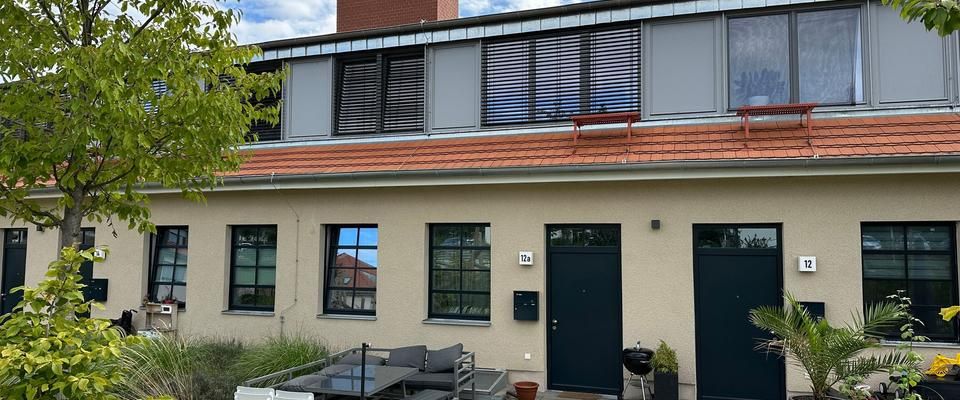 Maisonette mit Terrasse + Balkon und EBK + Stellplätzen - Photo 1
