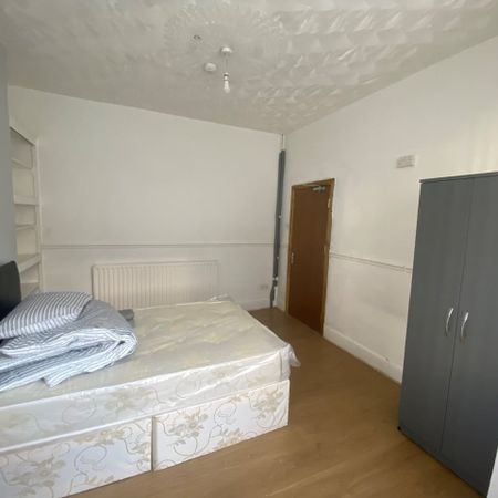 Room in a Shared House, Durham Road, B11 - Photo 3