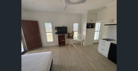 Brand New Studio Unit for Rent in Beach Links Estate - Photo 5