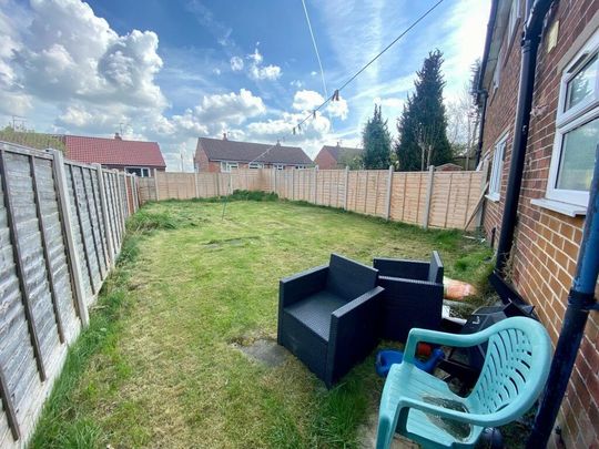 3 bedroom semi-detached house to rent - Photo 1