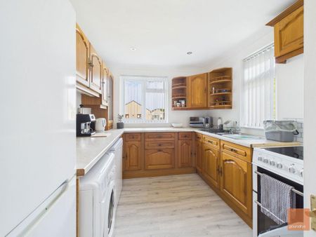 2 bedroom detached bungalow to rent - Photo 3