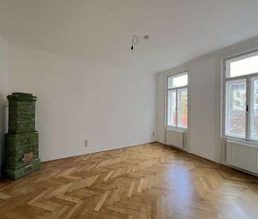 Sanierte 2-Zimmer-Altbauwohnung mit Mini-Balkon - Photo 2