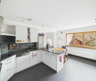 CENTRAL, LIGHT-FLOODED AND FAMILY-FRIENDLY - Photo 3