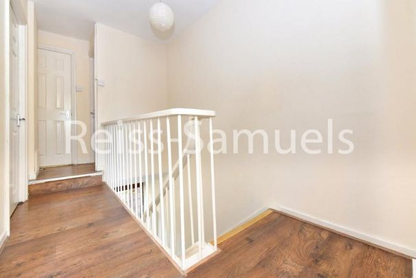 4 bedroom terraced house to rent - Photo 1