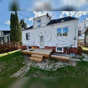 3 Bed 1 Bath For Rent Parkallen Edmonton - Photo 1