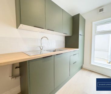 3 bedroom flat to rent - Photo 6