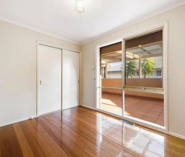 LOVELY 3 BEDROOM HOME - Photo 6