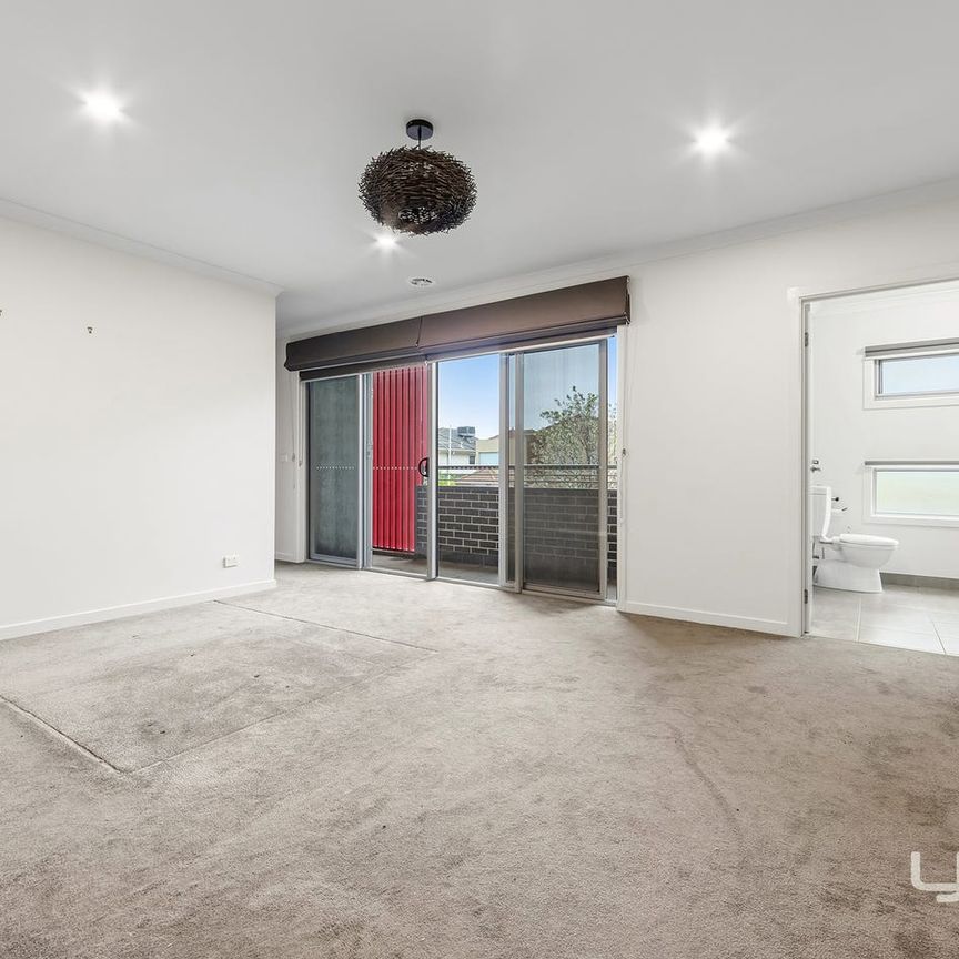 THE ESPLANADE LIVING - Photo 1
