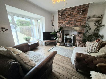 5 bedroom semi-detached house to rent - Photo 3