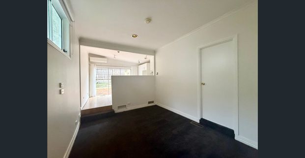 Beautifully renovated charming home! - Photo 1