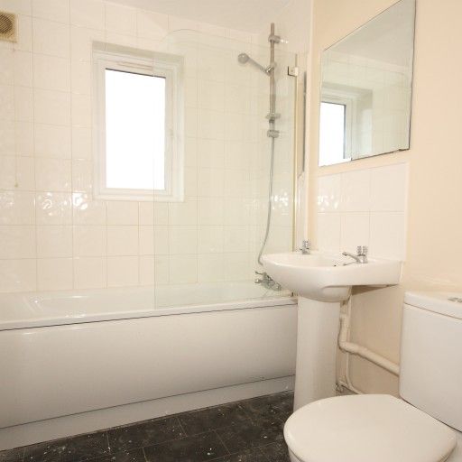 Ascot Court, Aldershot - Photo 1