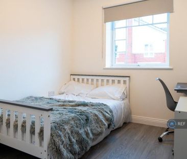 2 bedroom flat to rent - Photo 6