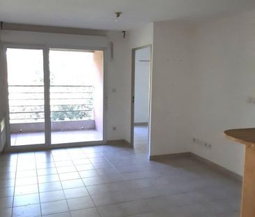 T2 AVEC TERRASSE + PARKING - Photo 2