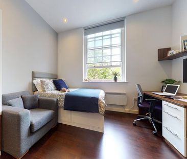 Apt 20, Park Square Residence - Photo 2