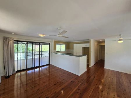 “Large entertainers Deck !” - Photo 3