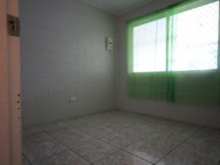 Sunny, Tidy Two Bedroom Unit in Quiet Railway Estate Block - Photo 3