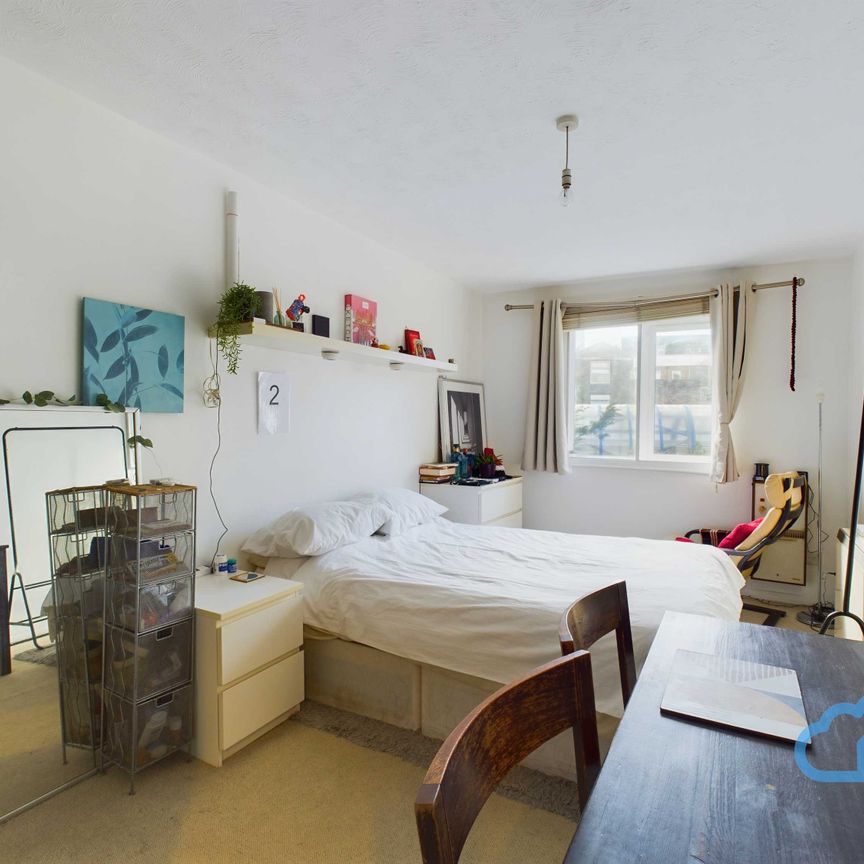 RM2 Rainhill Way | Bow | London | E3 3EE - Photo 1