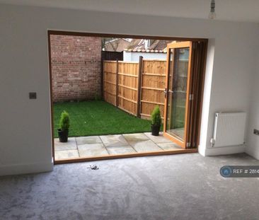 2 bedroom detached house to rent - Photo 4