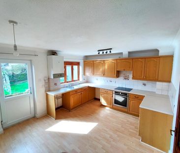 3 bedroom semi-detached house to rent - Photo 2