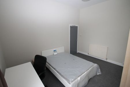 2 Bedroom | Flat 2, 78 North Road East, PL4 6AN - Photo 5