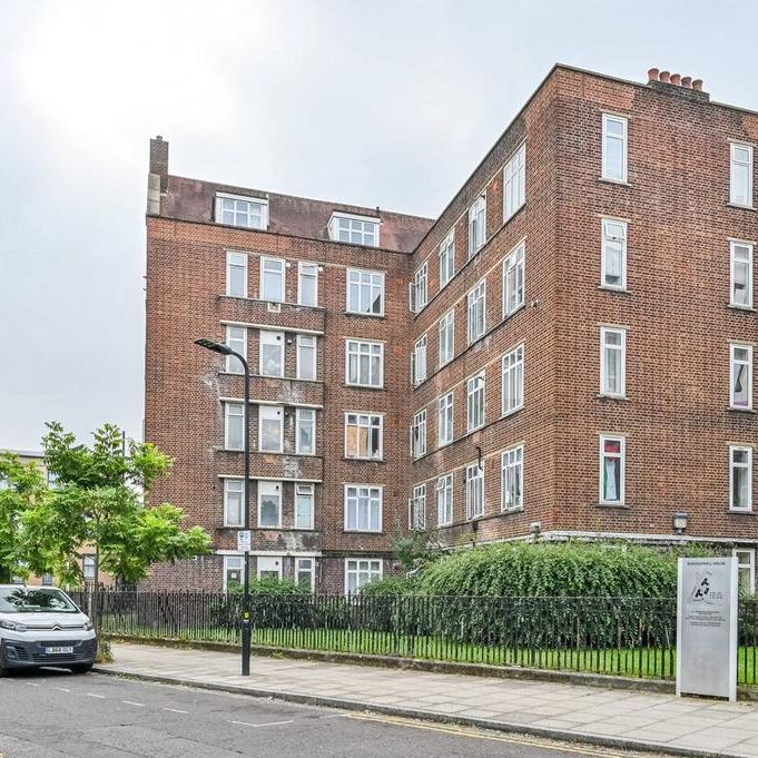 3 bedroom flat to rent - Photo 1