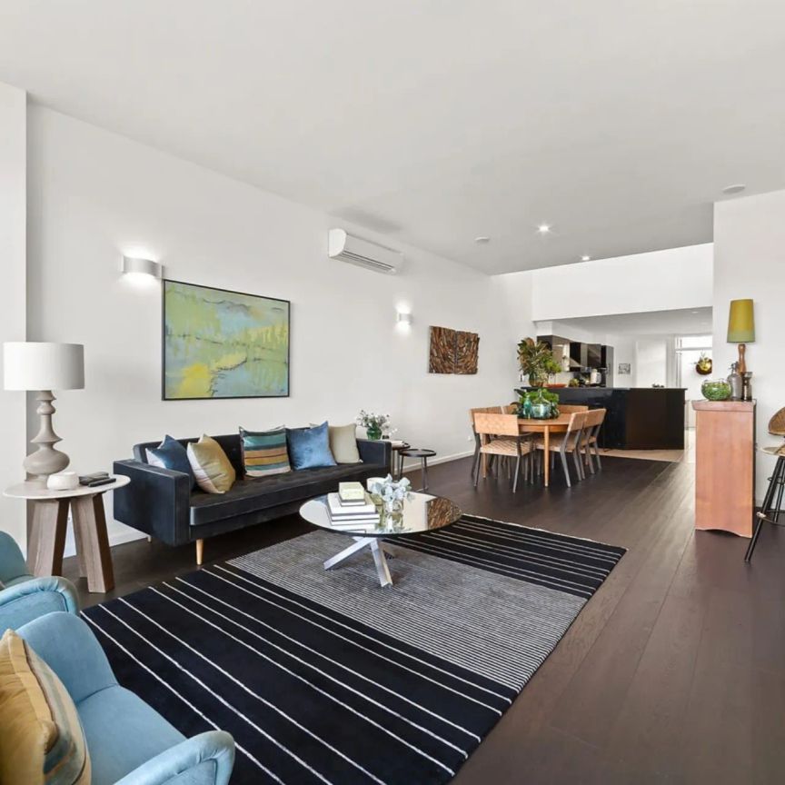 A Statement in Space, Style and Prahran Living - Photo 1