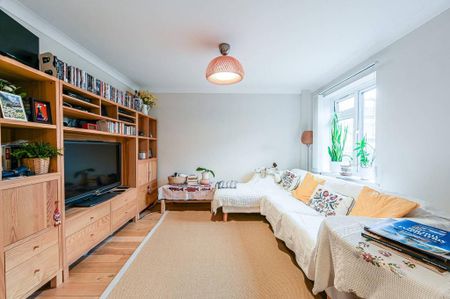 3 bedroom semi-detached house to rent - Photo 4