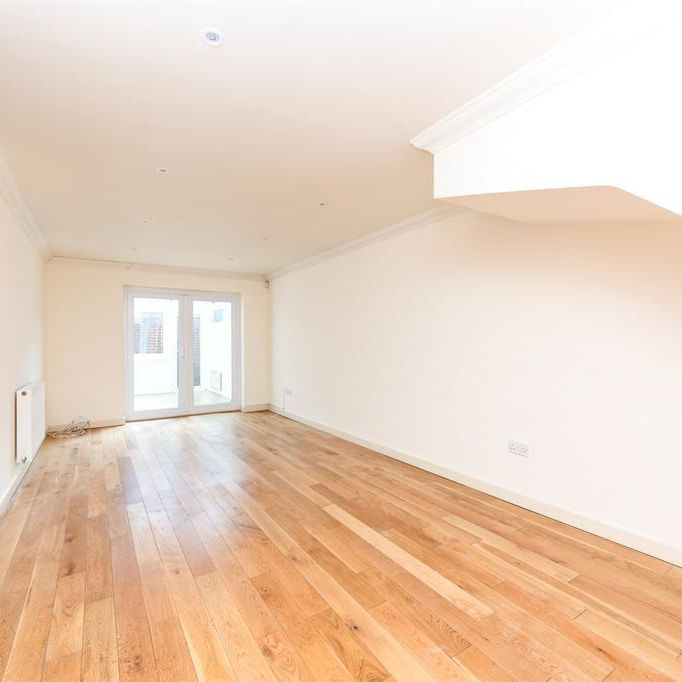 4 bedroom terraced house to rent - Photo 1