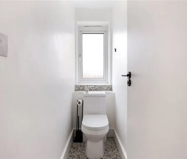 2 Bed Flat, Lansdowne Drive, E8 - Photo 1