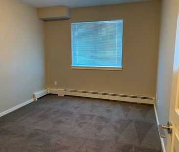 307 217 Lake Street - Photo 2