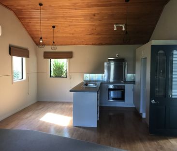 This is a neat and tidy, two bedroom unit at the front of the prope... - Photo 3