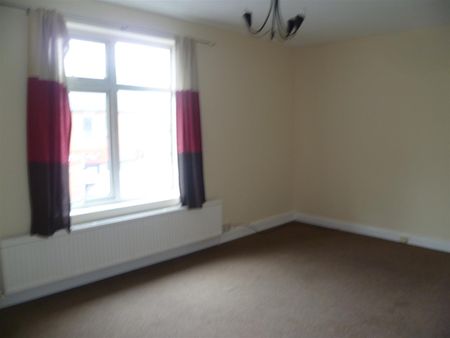 1 Bed Flat - Photo 5