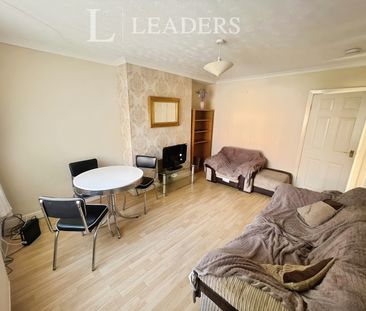 1 bedroom room to rent Wishford Avenue, Nottingham, NG7 - Photo 3
