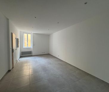 Location Appartement 1 pièce 30m² ST MAXIMIN LA STE BAUME 83470 - Photo 1