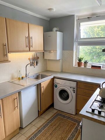 Room in a Shared Flat, Barringer Square, SW17 - Photo 4