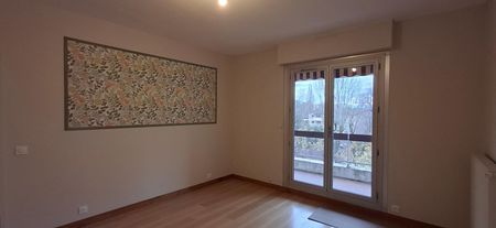 Location Appartement 3 pièces 75m² ECULLY 69130 - Photo 3