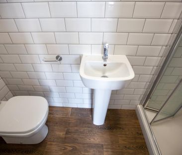 1 bedroom in a house share to rent - Photo 6