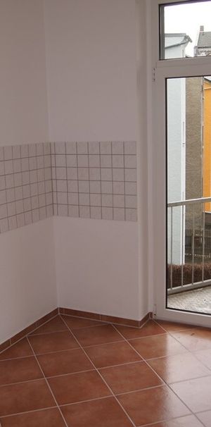 2 Zimmer mit großzügigen Balkon - Plauen / Haselbrunn - Bad mit Badewanne - - Photo 1