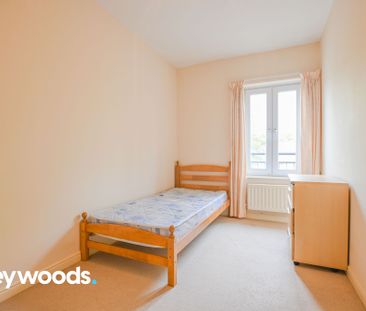 2 bed flat to rent in Victoria House, Scholars Court, Penkhull, Sto... - Photo 4