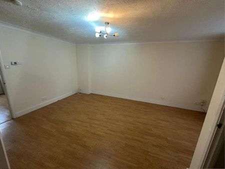 Slough, Berkshire, SL1 - Photo 2