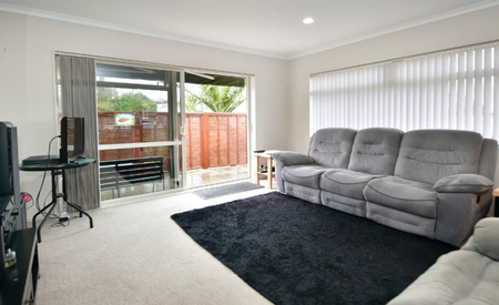 Orewa, 10 Centreway Road - Photo 3