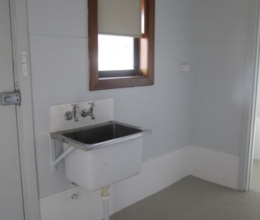 Charming 3-Bedroom Home in Elizabeth Downs - Photo 3