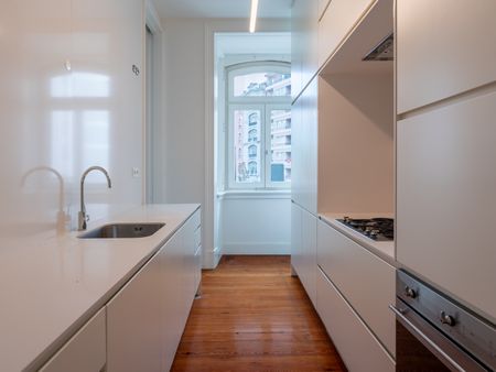 1+1 bedroom apartment inserted in a development in Lisbon - Photo 3
