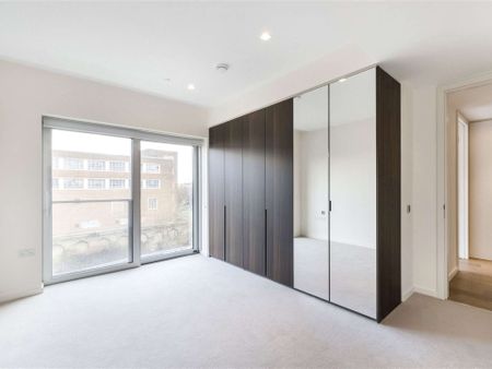 Spacious three bedroom apartment with balcony. - Photo 5