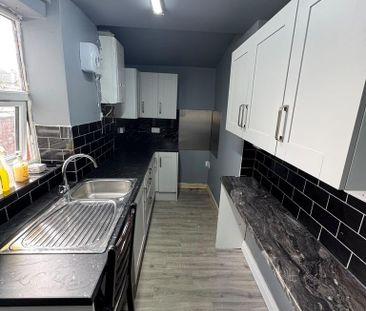 3 bedroom terraced house to rent - Photo 3