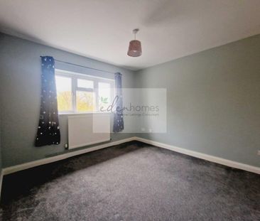 3 bedroom flat to rent - Photo 2