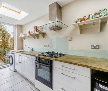 4 bedroom terraced house to rent - Photo 5