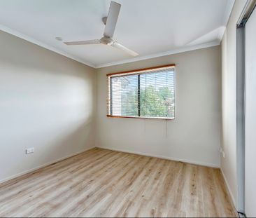 Spacious 3-Bedroom Unit with Resort-Style Facilities – Walk to Grif... - Photo 5