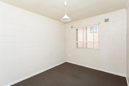 1/13 Adams Street, Queanbeyan - Photo 2