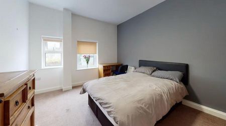 3 bedroom flat to rent - Photo 5
